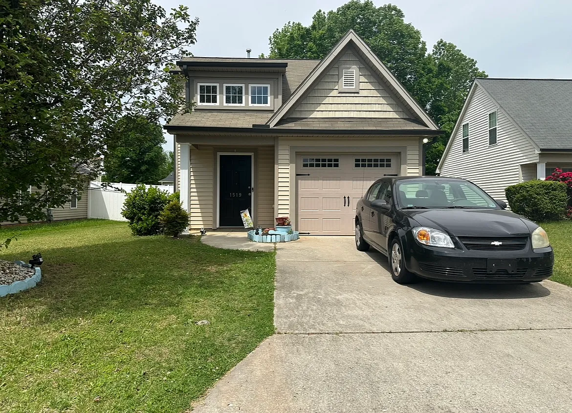 1519 Hamilton Hills Drive - 1 — Photo 2