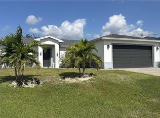 1009 NE 39th Terrace Cpe, Coral, FL 33909