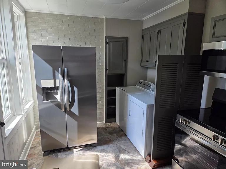 240 S Holliday St — Photo 15