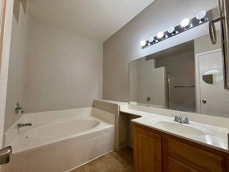 5650 E Sahara Ave #2024 — Photo 15