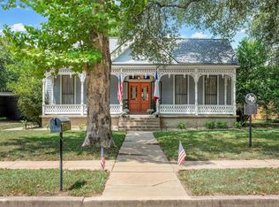 1216 Live Oak St, Columbus, TX 78934