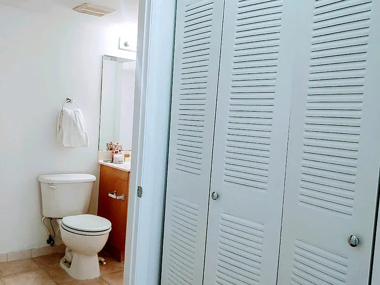 102 SW 6th Ave #610 — Photo 17