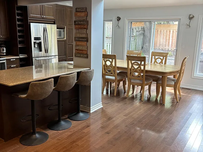 6 Joanna Cres — Photo 5