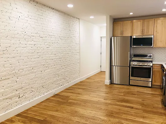 Rented by PMG Real Estate  | media 2