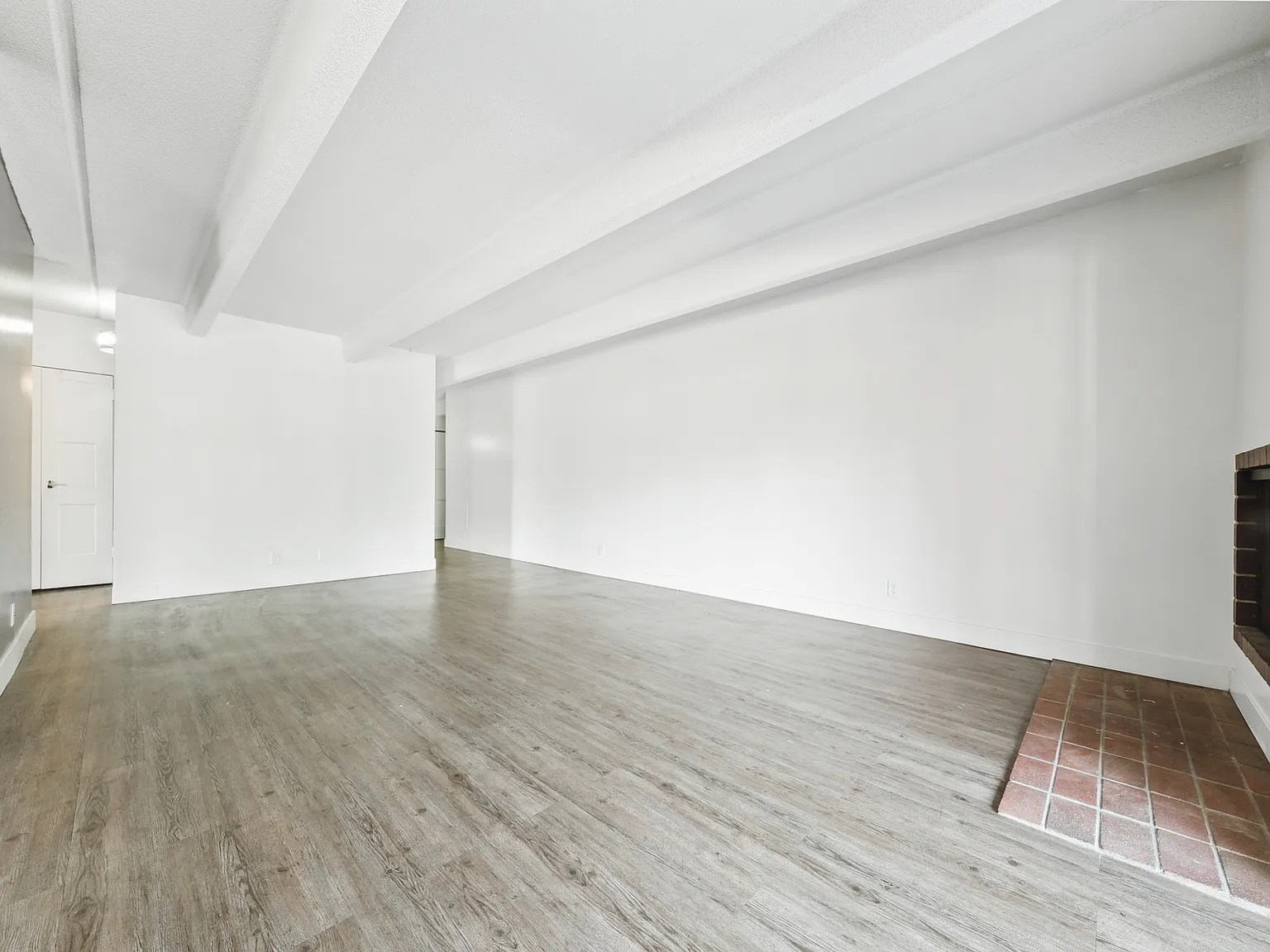 Luxe Tower apartments — Photo 4