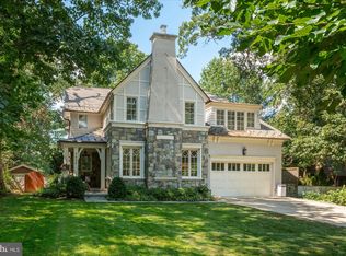 7820 Hampden Ln, Bethesda, MD 20814