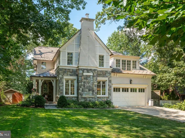 7820 Hampden Ln, Bethesda, MD 20814