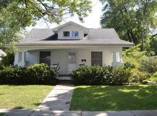 211 E Hamilton St, Palmyra, MO 63461