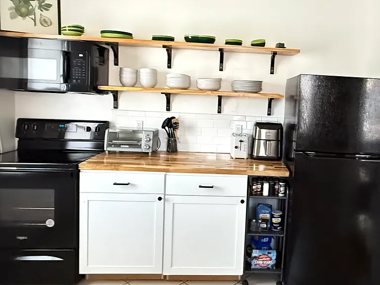 528 E Philadelphia St — Photo 10
