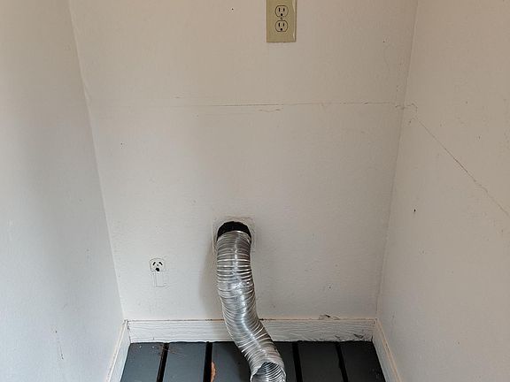 4th image of 1-162 E 3750 N #1