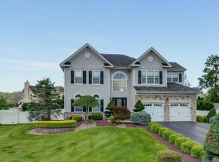 108 Picadilly Dr, Jackson, NJ 08527