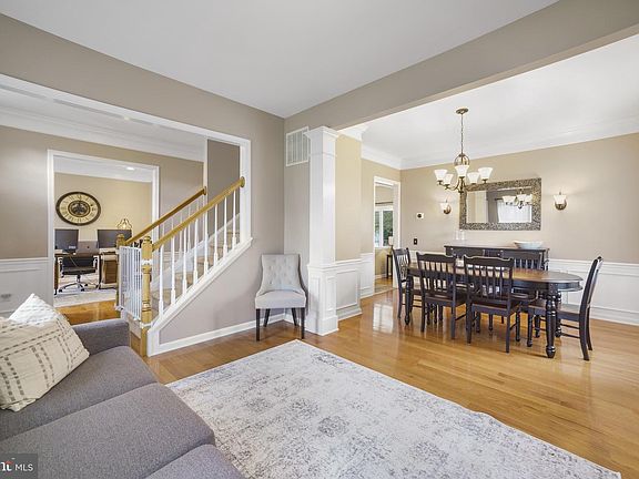 4th image of 4 Rosefield Dr