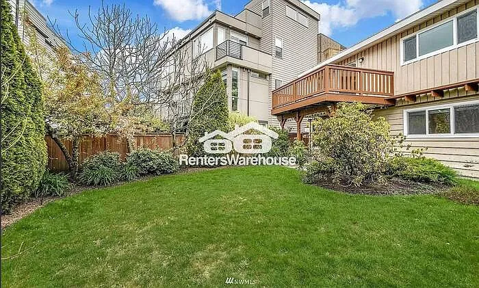 5019 44th Ave NE — Photo 15