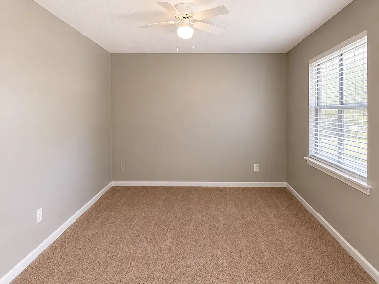707 Barkley St SW #A — Photo 10