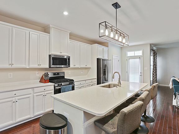 2nd image of 21922 Moorhen St