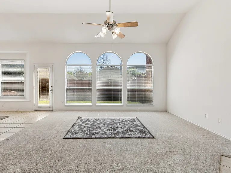 11821 Stephenville Dr — Photo 7