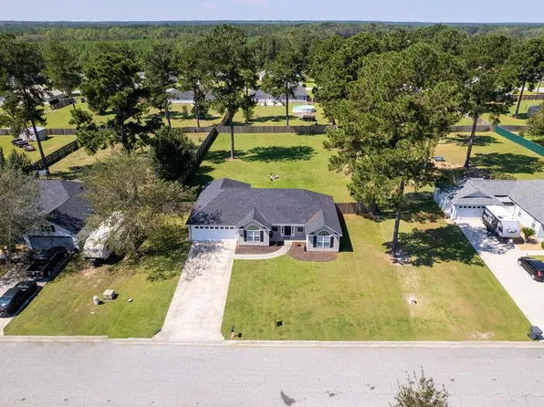 5818 Barkley Ln, Hahira, GA 31632