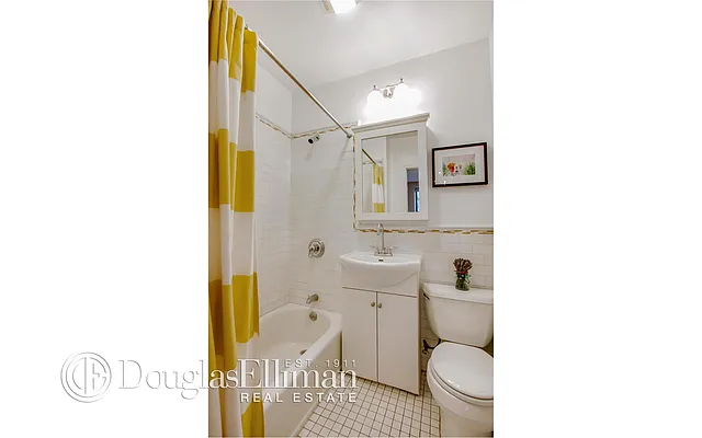 Rented by Douglas Elliman | media 16