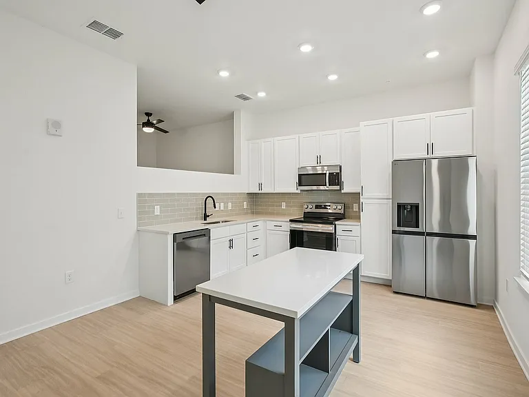 Studio Model Kitchen