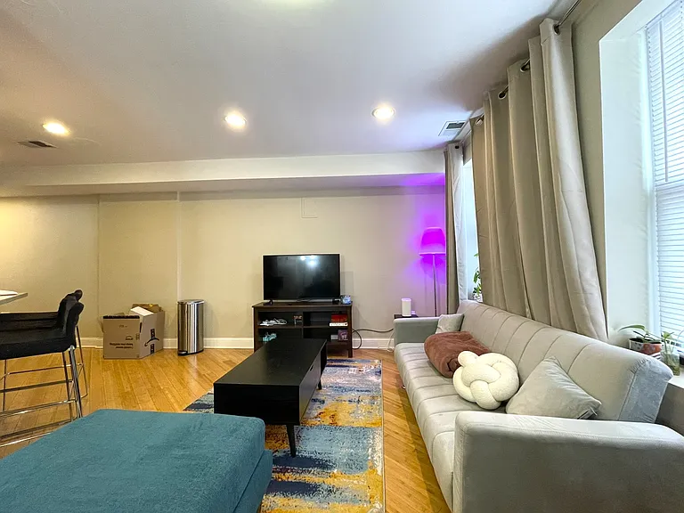 1522 W Superior St #1 — Photo 4