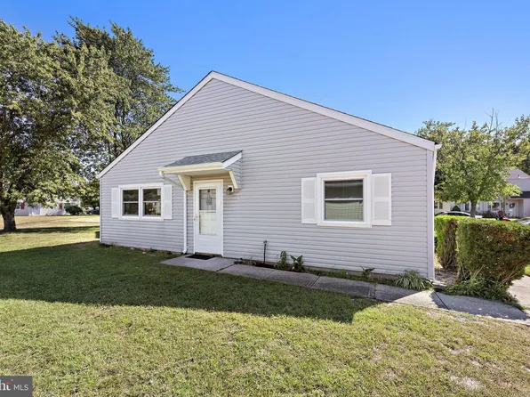 25 S Seas Ct, Barnegat, NJ 08005