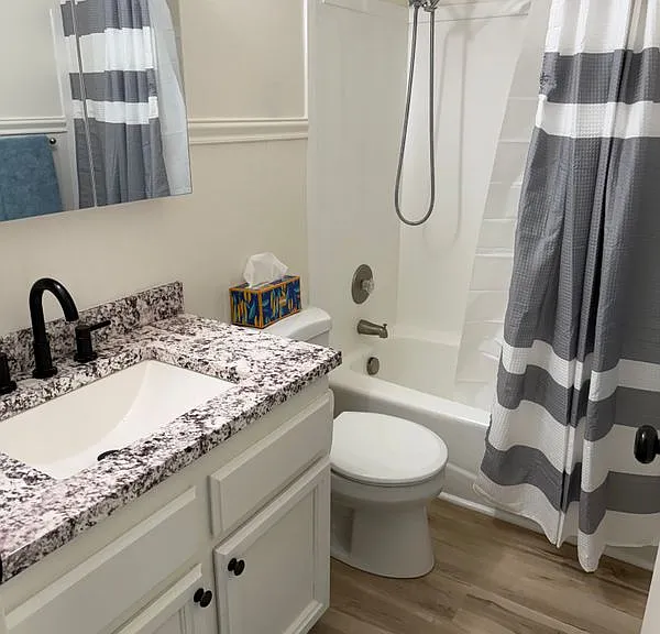 81 W 300 N #TOWNHOUSE — Photo 2