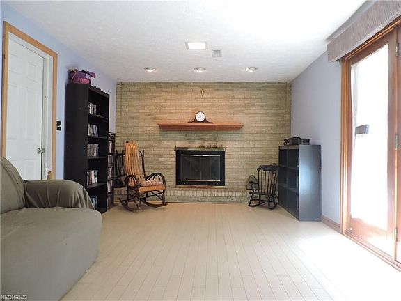 4th image of 14389 Broadwood Dr