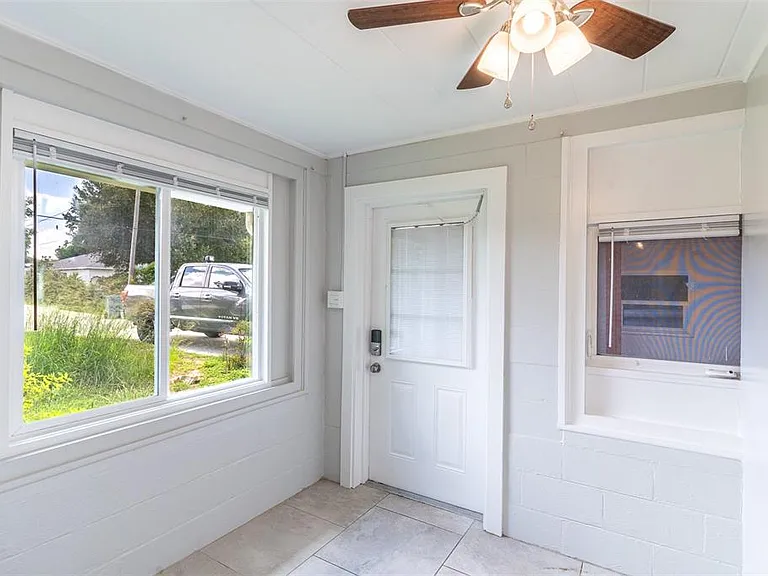 916 Cohassett Ave — Photo 5