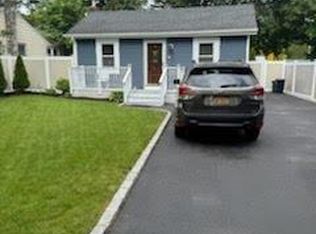 84 Oxhead Rd, Centereach, NY 11720