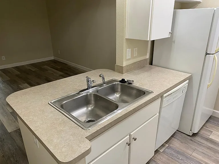7350 Canterbury St — Photo 31