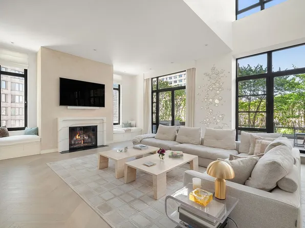43 W 64th St #Ph10b, New York, NY 10023