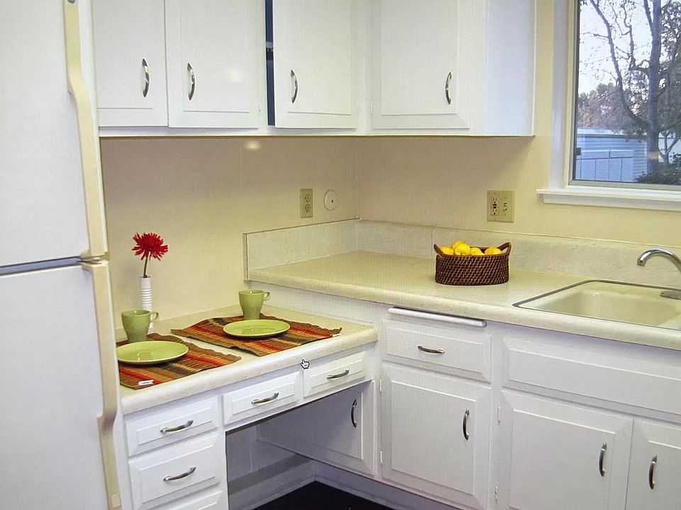 1st image of 212 Avenida Majorca Unit C