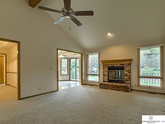 5th image of 606 N 147th Ave