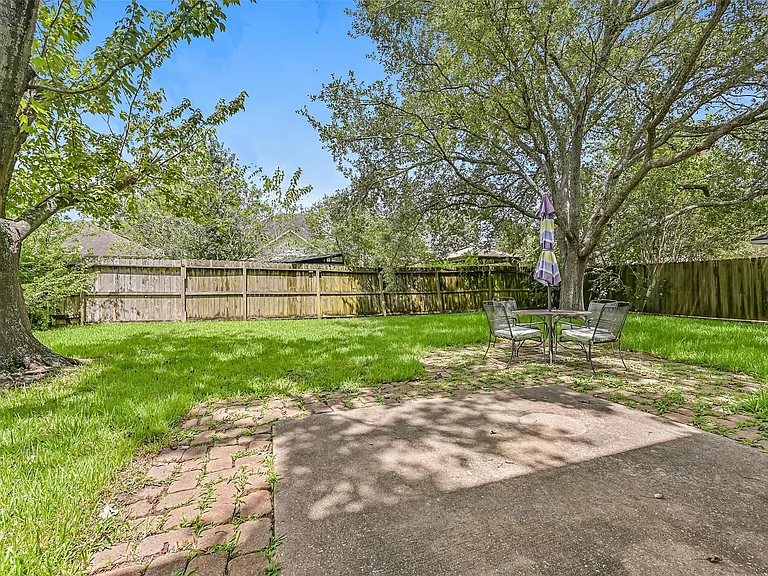 2714 Safe Harbour Cir — Photo 33