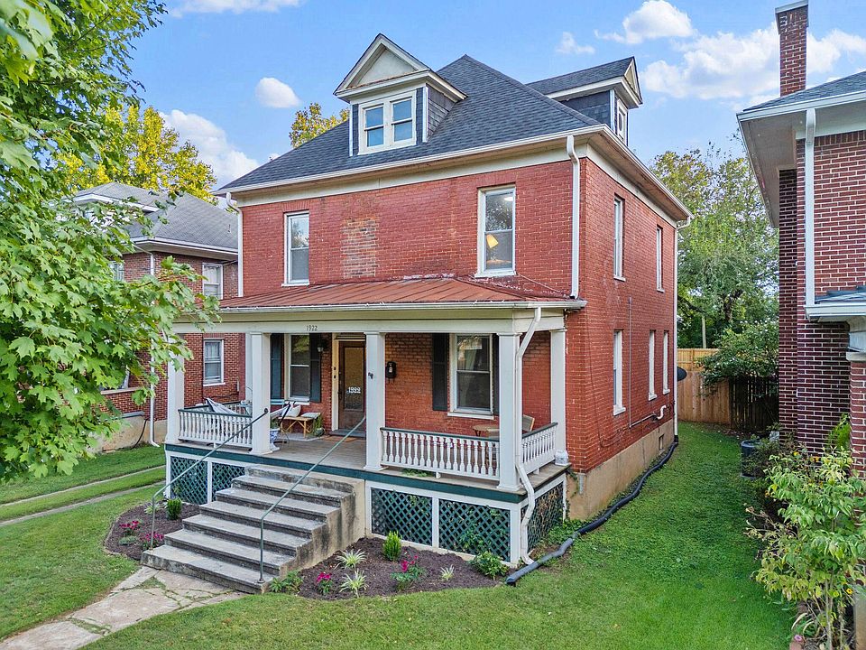1st image of 1922 Oxford Ave SW