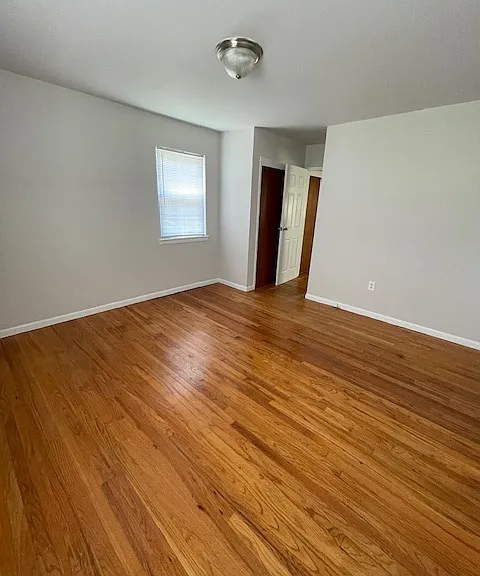 383 12th Ave — Photo 7