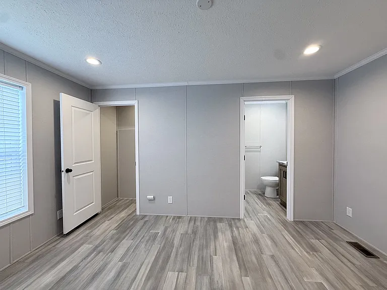 29800 Guilford Cir #168 — Photo 11