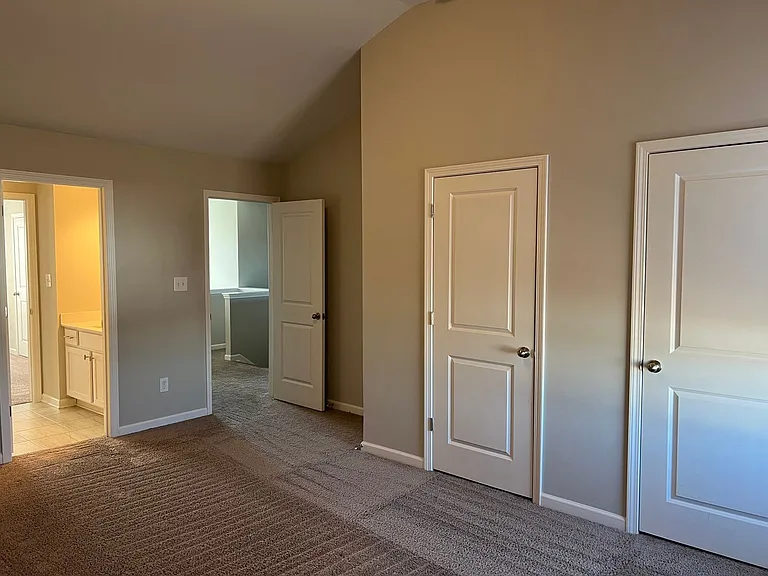 401 Tivoli Way — Photo 30