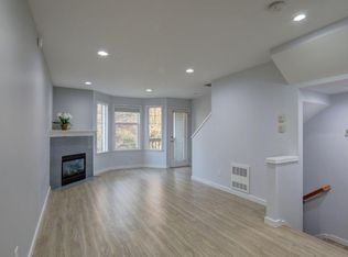 12717 Greenwood Ave N APT B, Seattle, WA 98133