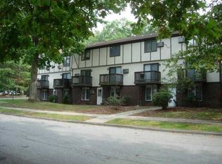 11 Oxford Dr, Norwich, CT 06360