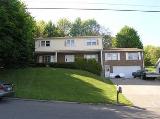 8 Governeurs Ln, Endicott, NY 13760