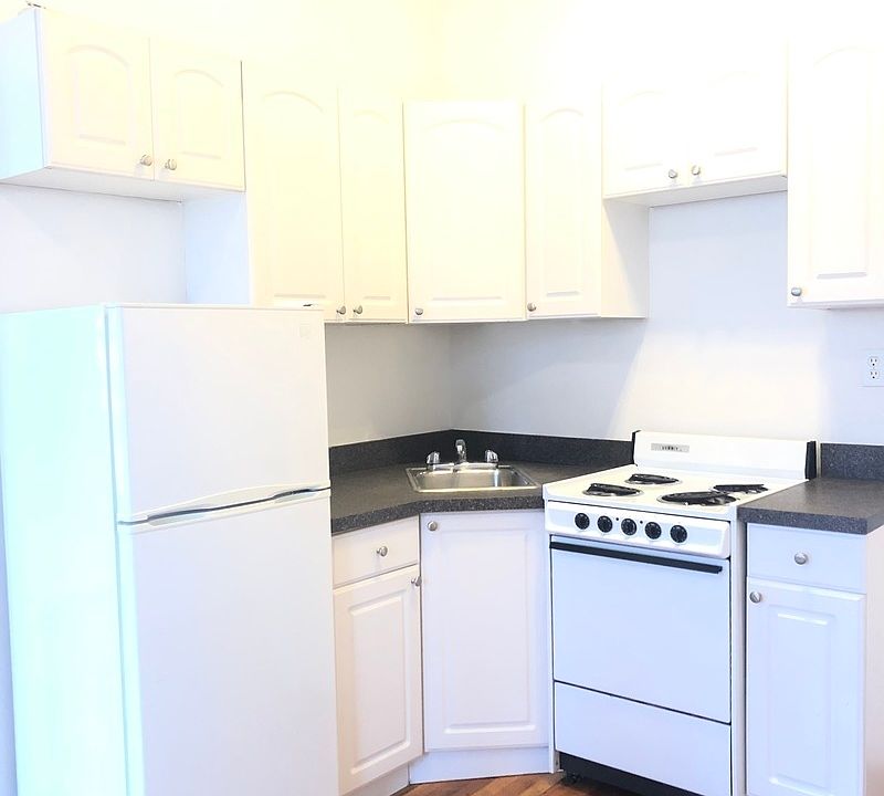 1st image of 139 E 61st St APT 4F