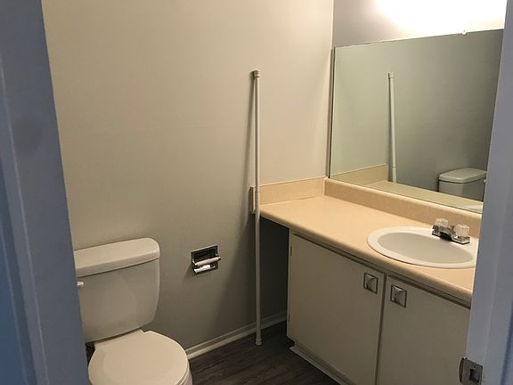 5th image of 302 Dunlap Ave APT 28