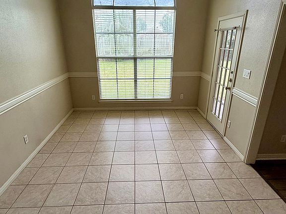 5th image of 1236 Galway Dr