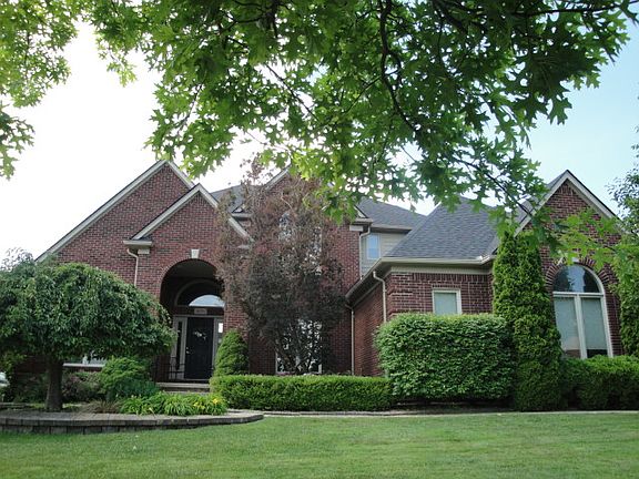2nd image of 56705 Edgewood Dr