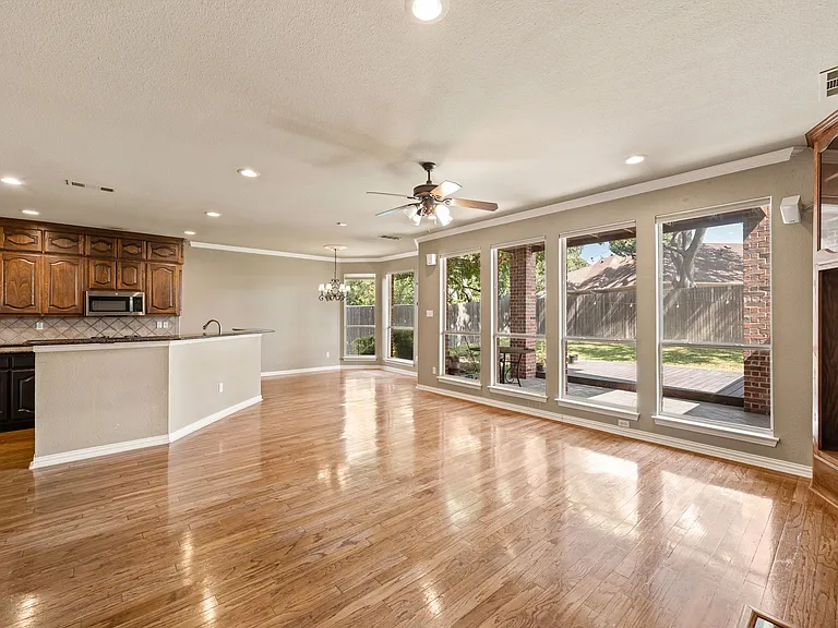 3316 Lexington Ave — Photo 39