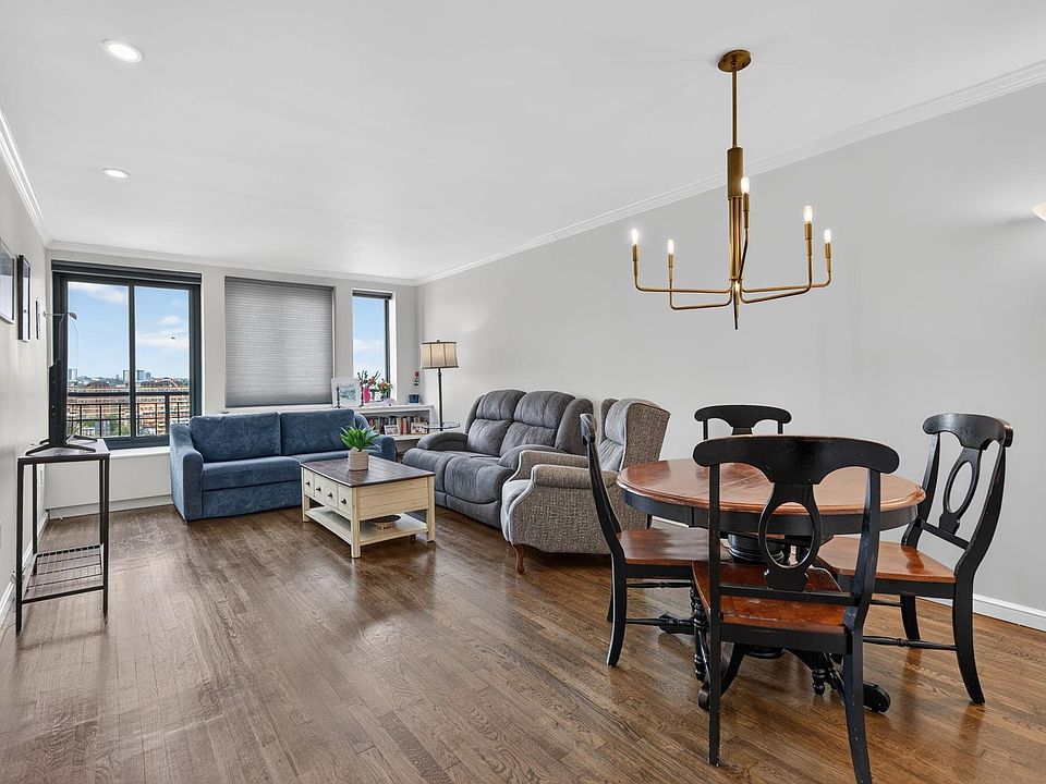 1st image of 205 10th St APT 8T