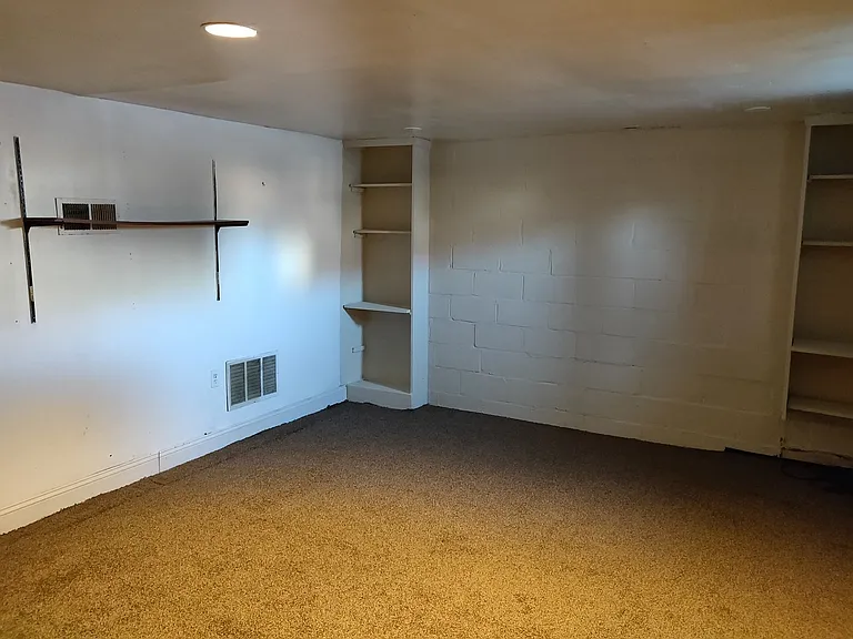 1013 Saint Dunstans Rd — Photo 19