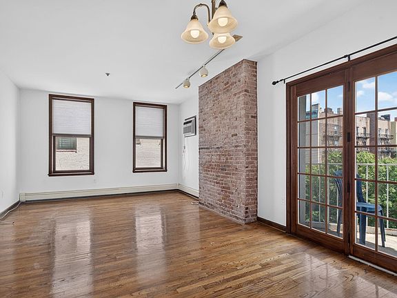 4th image of 1103 Washington St APT 6