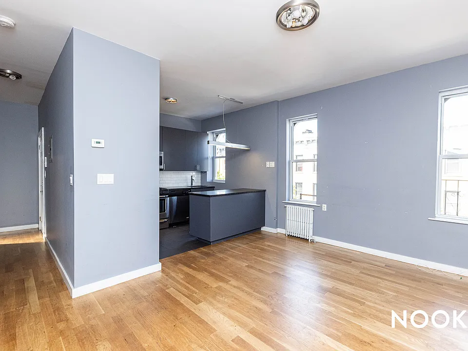 818 Woodward Ave #3R